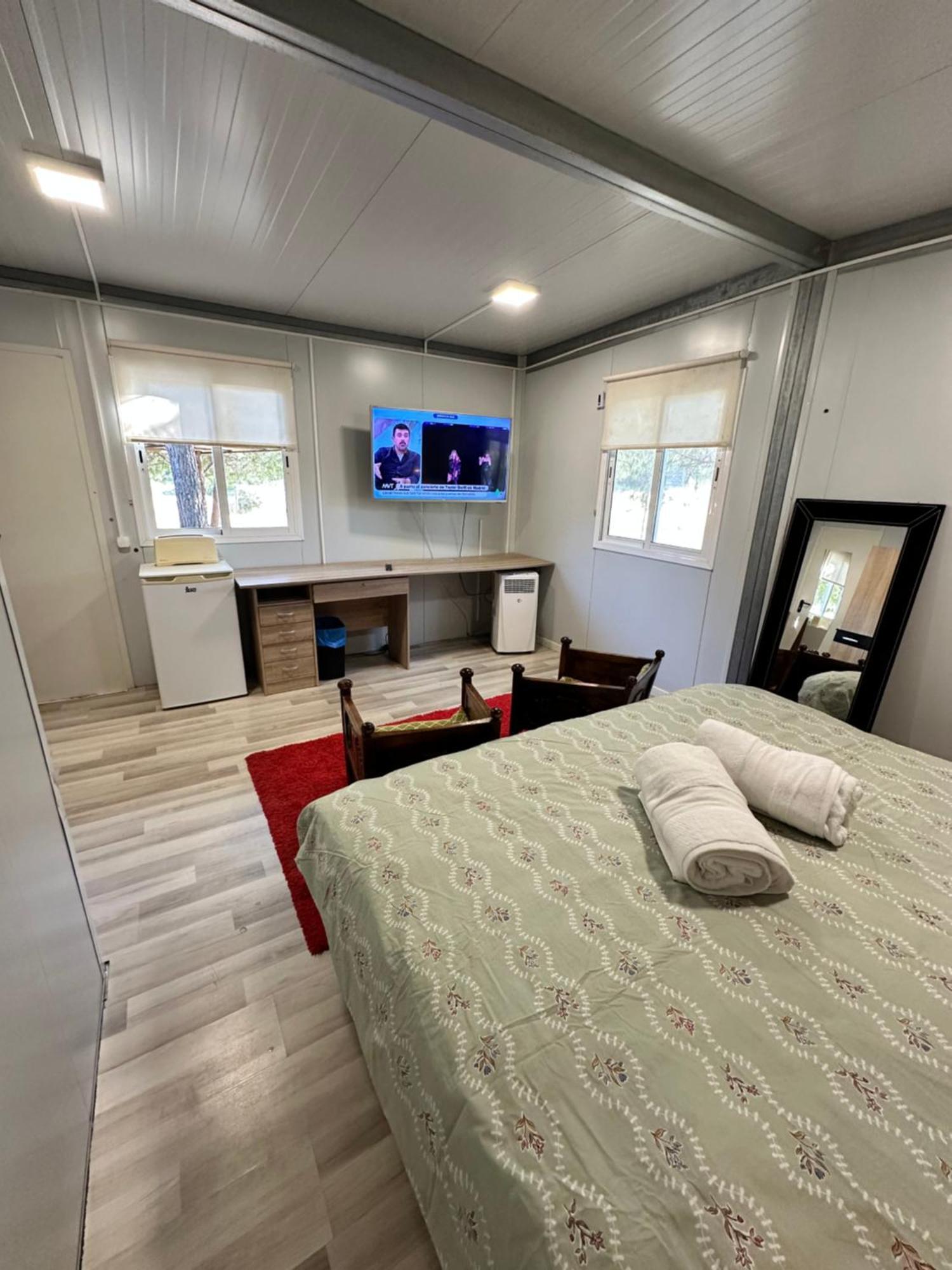 Bungalow Infanta Torrelaguna Eksteriør bilde